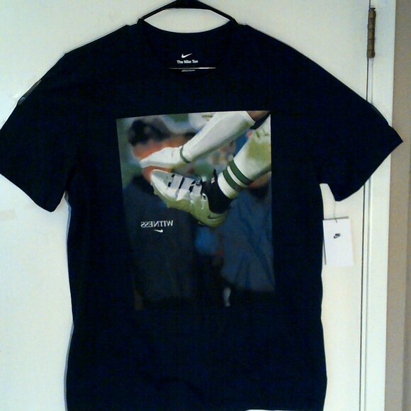 NEW NIKE LEBRON JAMES "Saquon Barkley Tee" MEN'S BLACK T-SHIRT LARGE IM6781-010 - Picture 1 of 9